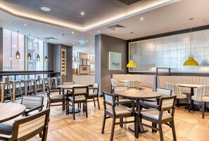 International cuisine - Premier Inn Dublin Cc North Docklands (Dublin)