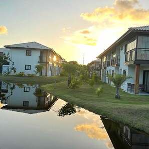 Exterior - Apartamento de Alto Luxo, Quarto e Sala, no Icônico Balneário de Praia do Forte (praia do forte)