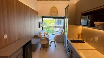 Micro-ondas, fogão, cooktop