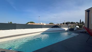 Piscina externa, piscina aquecida
