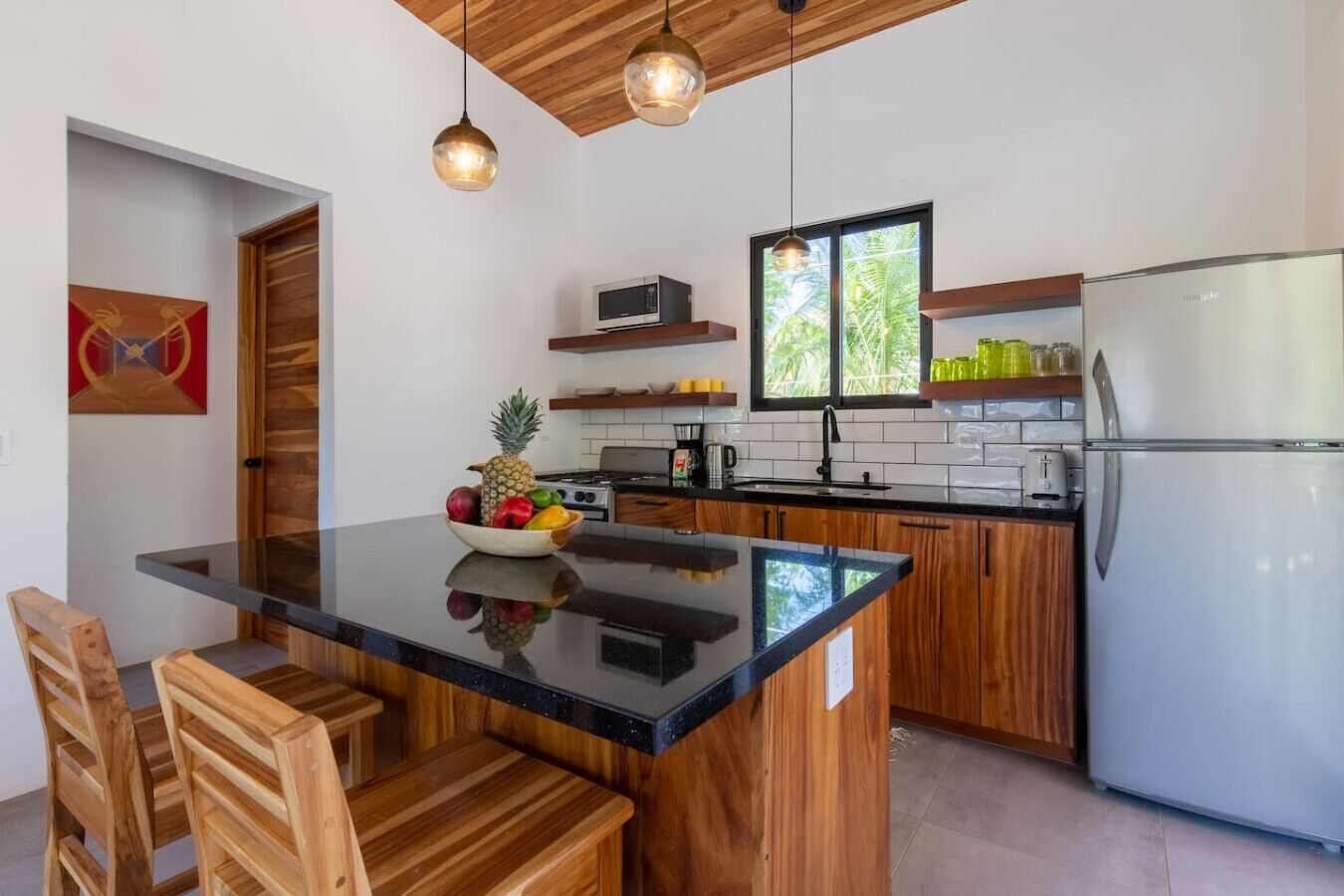 Fridge, microwave, oven, coffee/tea maker