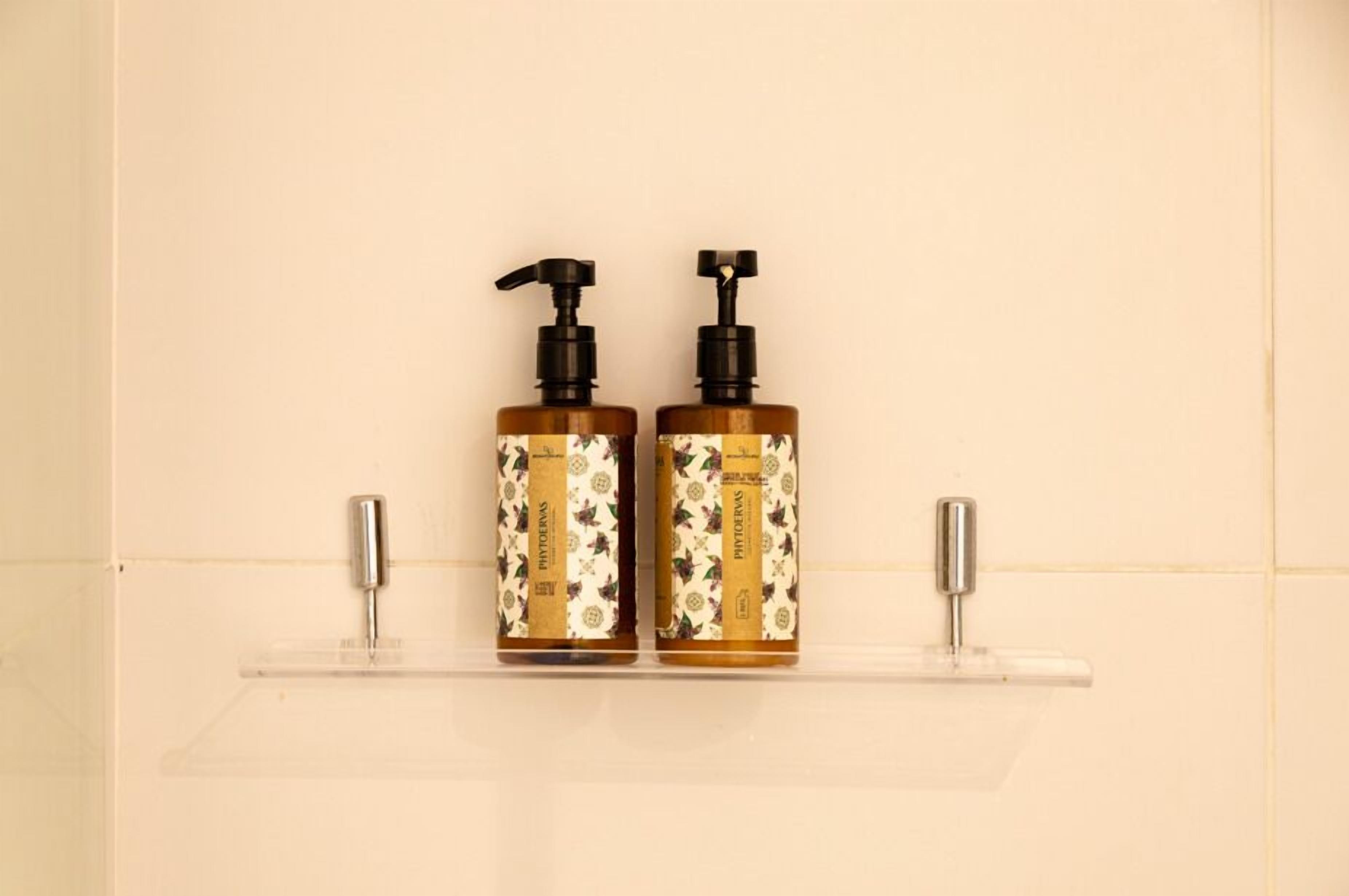 Studio | Bathroom amenities | Shower, hair dryer, towels, soap
