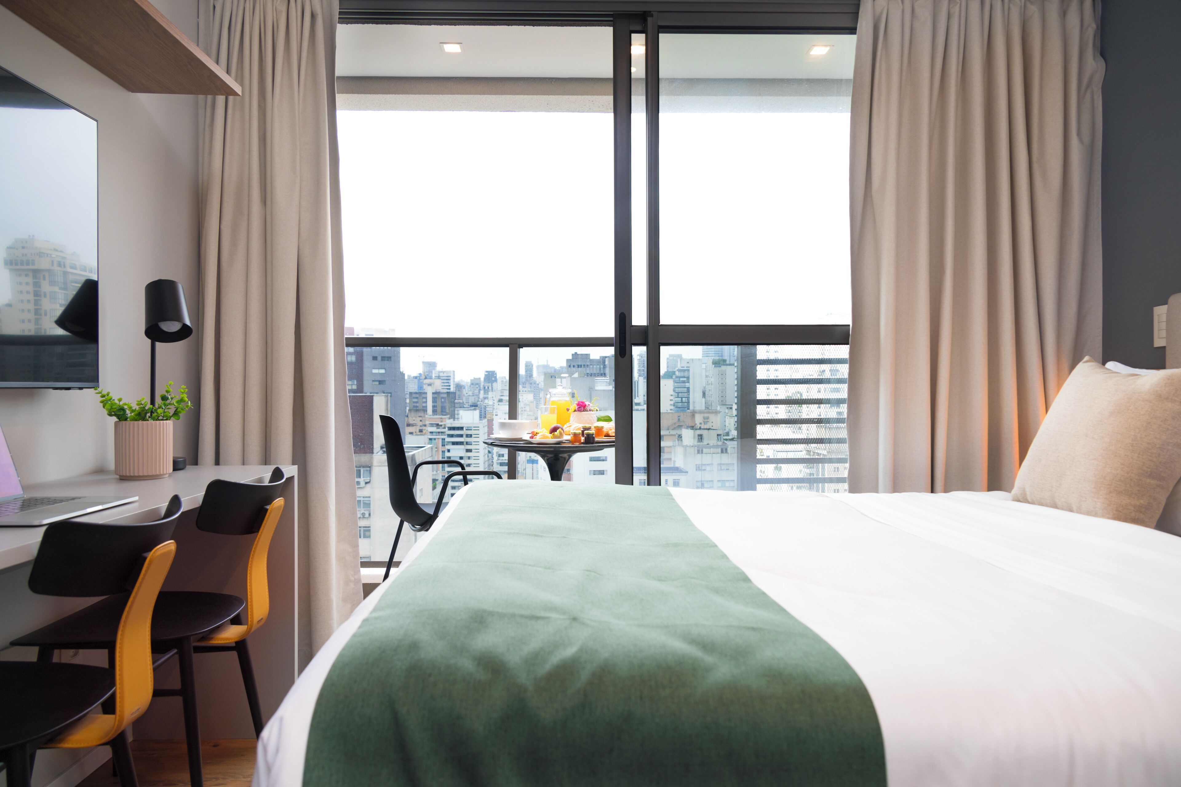 Superior Studio, 1 Queen Bed | Laptop workspace, blackout curtains, iron/ironing board, free WiFi
