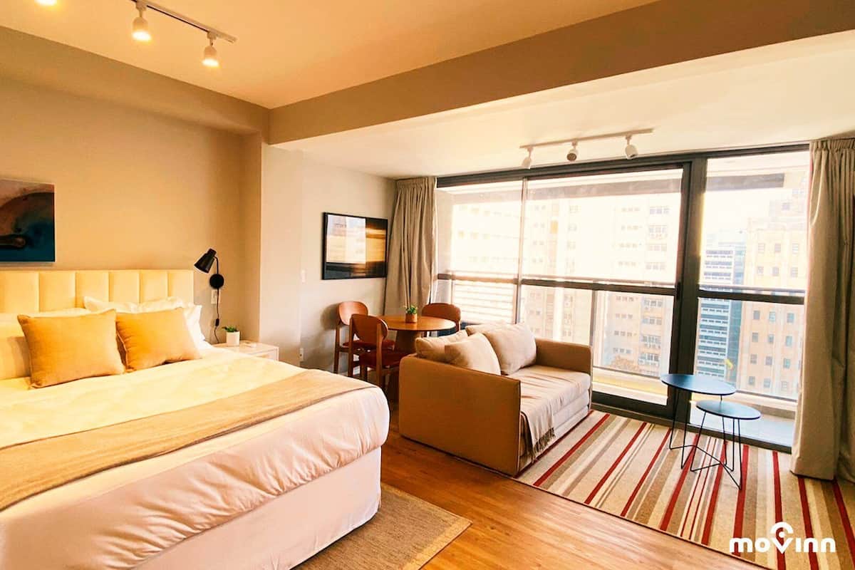 Apartamento Premium de 1 Quarto | Laptop workspace, blackout drapes, iron/ironing board, free WiFi