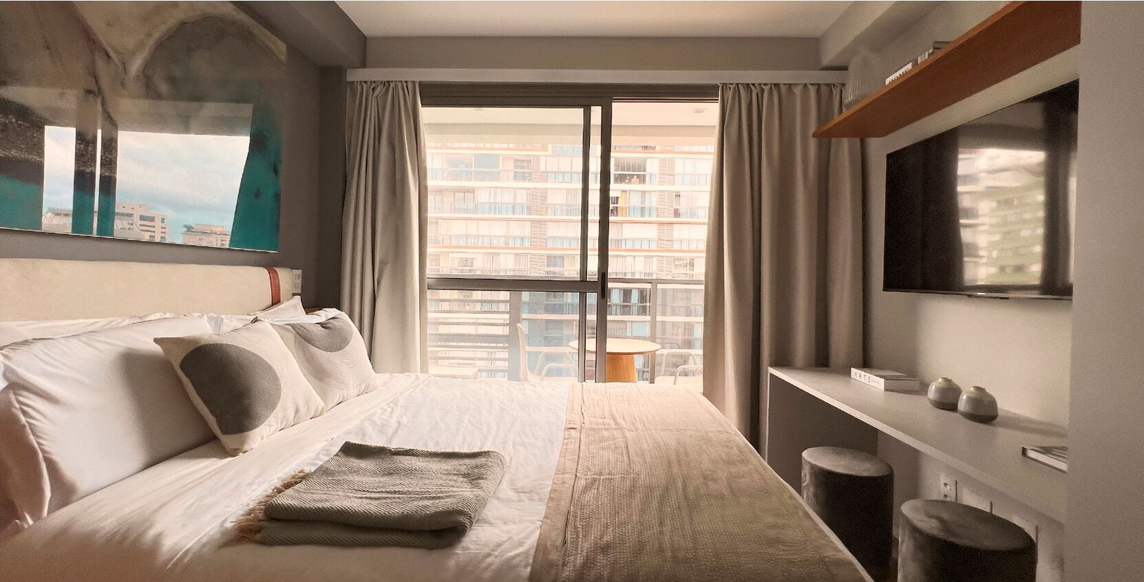 Classic Studio, 1 Queen Bed | Laptop workspace, blackout curtains, iron/ironing board, free WiFi