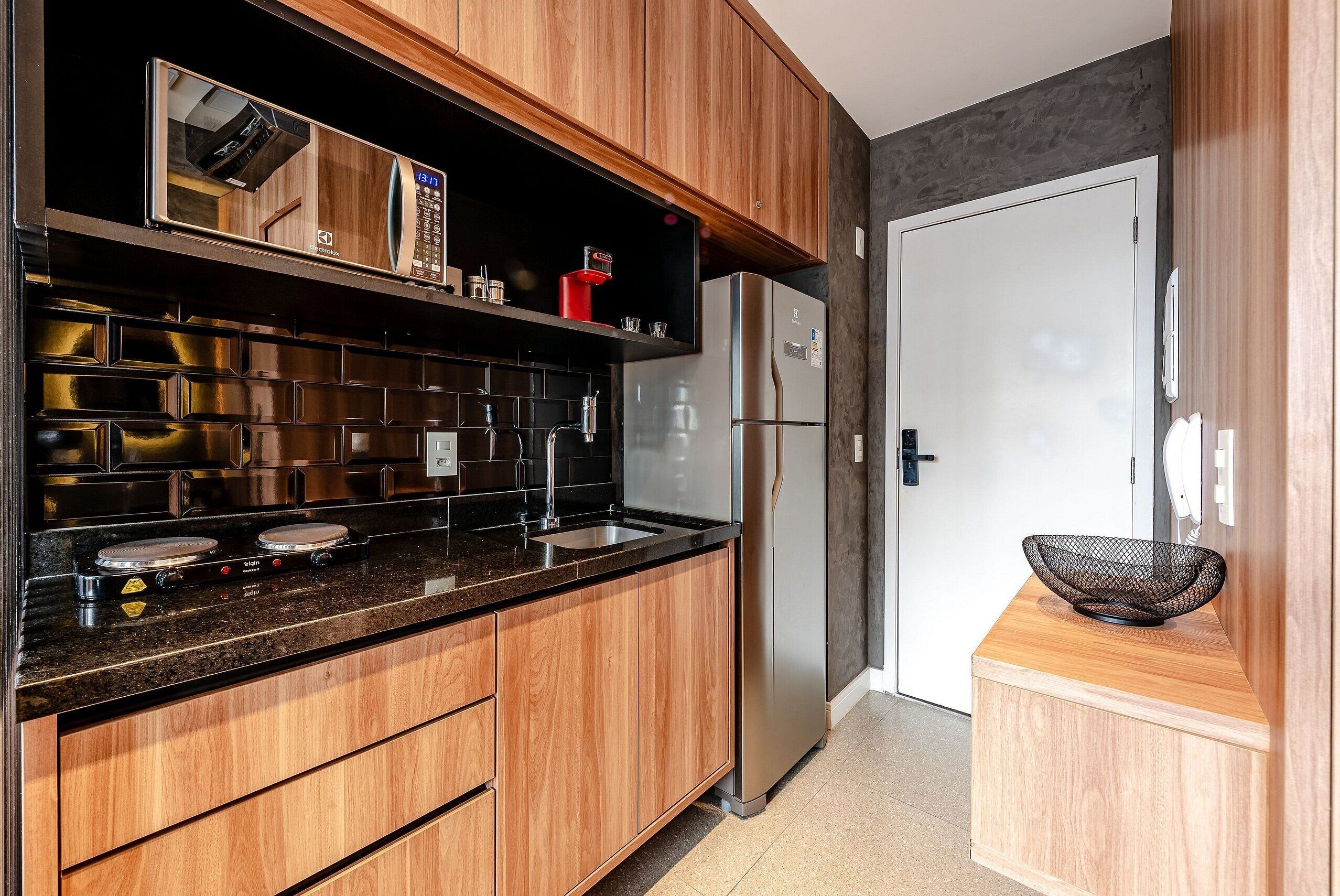 Studio | Private kitchen | Fridge, microwave, espresso maker, cookware/dishes/utensils