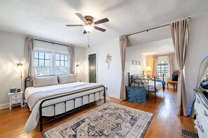 3 عدّة غرف نوم ومكتب ومكواة/لوح كي وسرير سفر