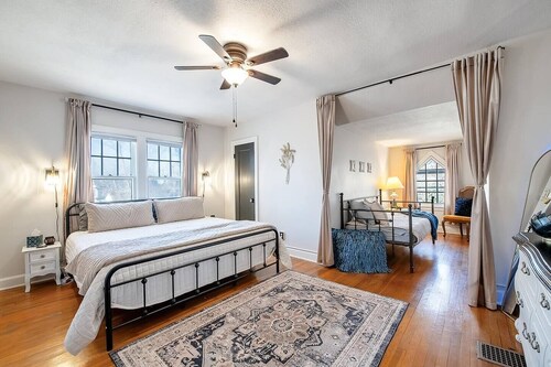 Clifton Corner - 2K!  Near the Park!  Walkable!