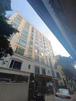 Exterior - Hotel Mumbai House Malad (Mumbai)