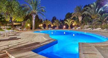 Villa in Pozzallo near Sandy Beaches