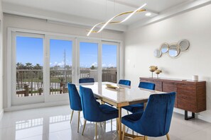 Dining - Beachfront Luxury Renewed Condo (South Padre Island)