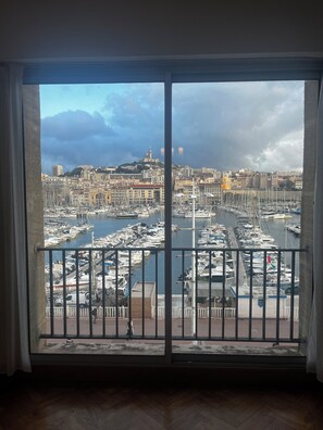 Interior - 1ere ligne vieux port fully renovated two-bedroom apartment (Marseille)