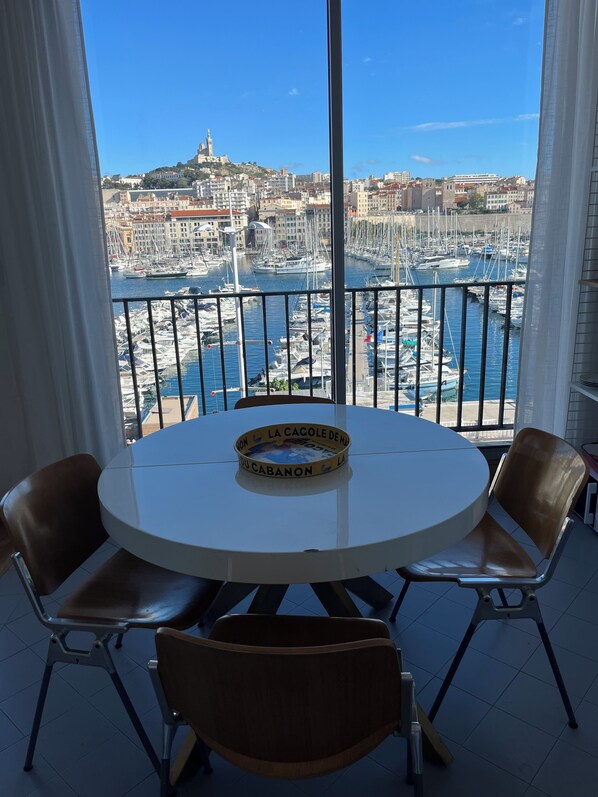 Dining - 1ere ligne vieux port fully renovated two-bedroom apartment (Marseille)