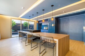 Dining - VN Apiacás by Housi (São Paulo)