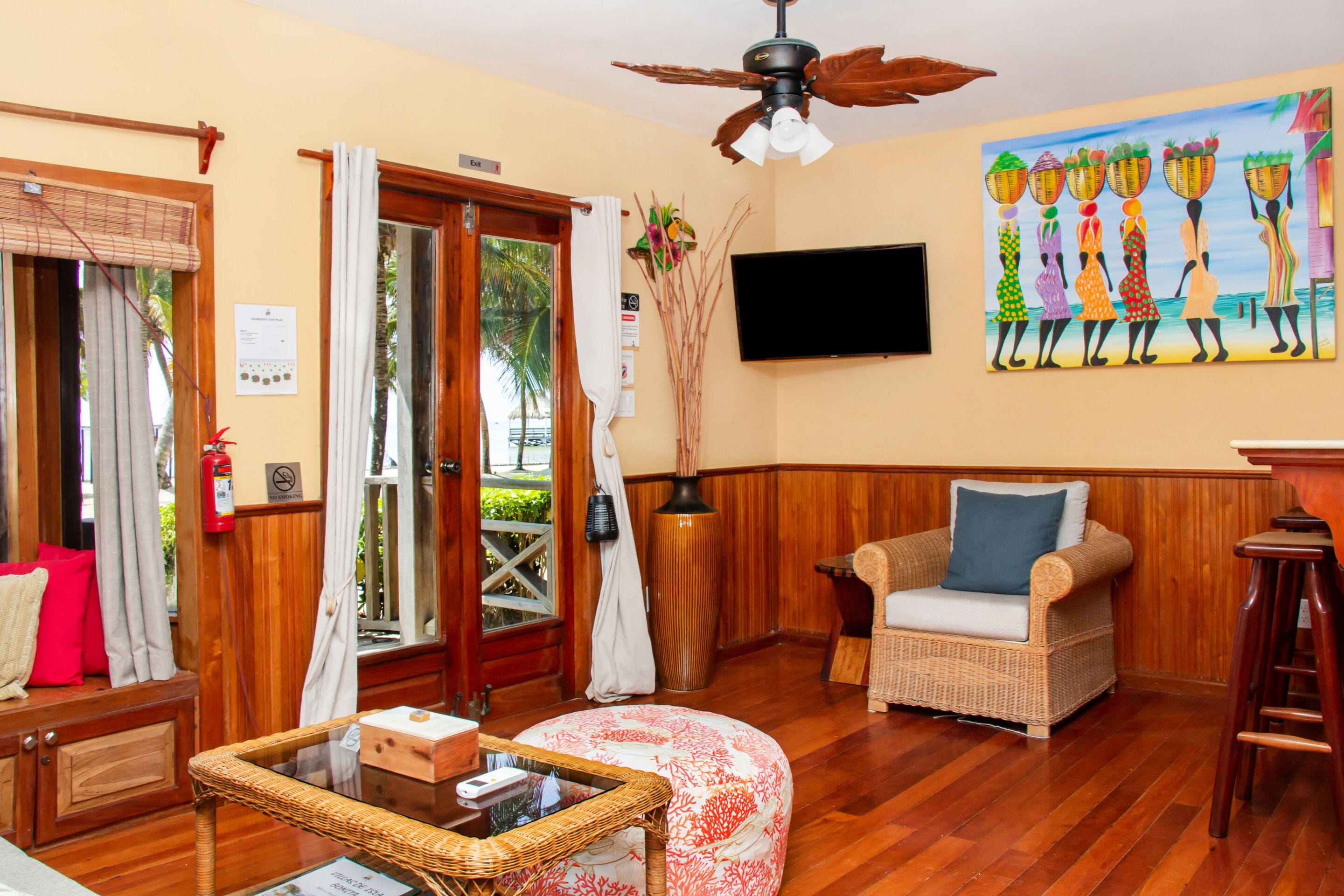 Deluxe Condo, Ensuite, Beach View (One Bedroom ) | Lounge