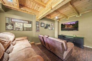 TV connectée, cheminée, jeux vidéo, espaces bureaux