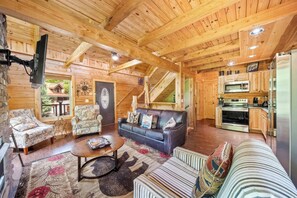 Smart TV, chimenea, videojuegos y oficina