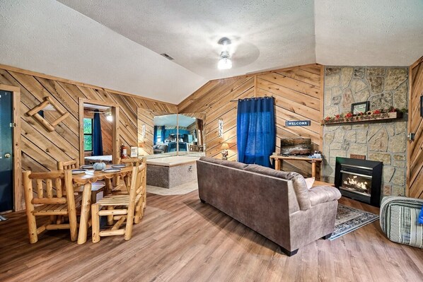 Interior - Mountain-View Cabin: Hot Tub, Fire Pit & Jacuzzi (Sevierville)