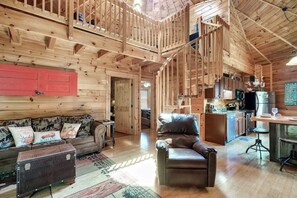 Smart TV, chimenea, videojuegos y futbolito