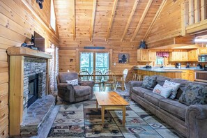 Smart-TV, Kamin, Videospiele