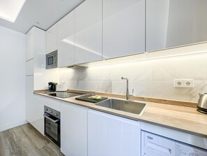 Fridge, microwave, oven, dishwasher