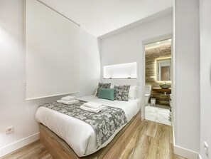 2 bedrooms, iron/ironing board, travel crib, free WiFi