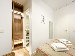 2 habitaciones, tabla de planchar con plancha y wifi gratis 