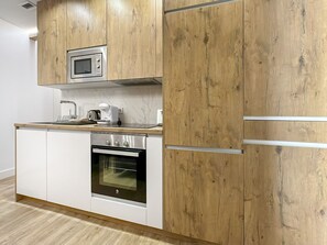 Réfrigérateur, micro-ondes, four, lave-vaisselle