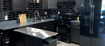 Luxe Waterfront home near beach