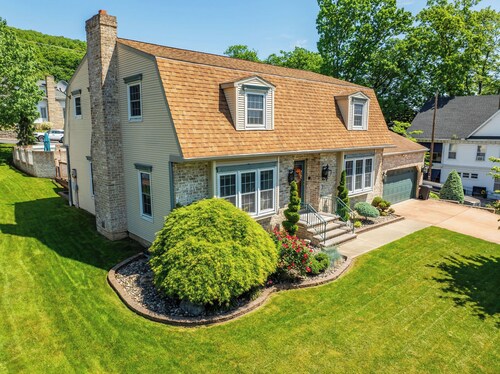 Upscale Home with Heated Inground Pool 15 mins to Knoebels; 5 Min to AOAA