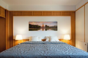 3 bedrooms, WiFi, bed sheets - Large finca with garden paradise, yoga house and pool. Fantastic sea view!  (Icod de los Vinos)