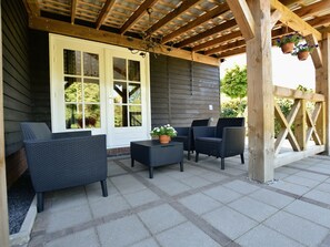 Terrace/patio - Holiday Home in Eerbeek near Veluwe (Eerbeek)