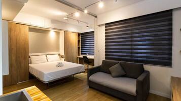 1 kamar tidur, meja kerja, setrika/meja setrika, dan Wi-Fi gratis