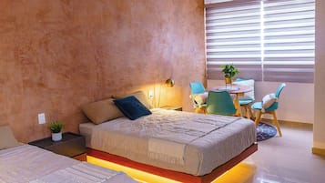 ห้องเอ็กเซกคิวทีฟสำหรับสี่ท่าน | เครื่องนอนระดับพรีเมียม, ผ้านวมขนเป็ด, ห้องพักตกแต่งอย่างมีเอกลักษณ์