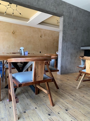 Cooked-to-order breakfast on weekdays (MXN 200 per person)