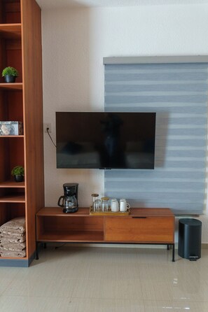 Habitación cuádruple exclusiva | Televisión