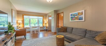 Cozy Corner - East end home
