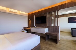 Chambre Junior, 1 très grand lit, non-fumeurs | Literie de qualité supérieure, coffres-forts dans les chambres