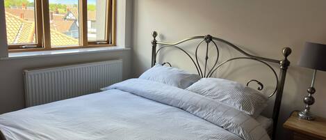 2 Schlafzimmer, Bügeleisen/Bügelbrett, WLAN, Bettwäsche