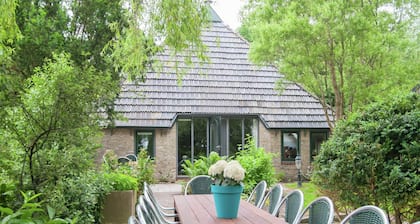 Farmhouse in Waskemeer with Large Garden