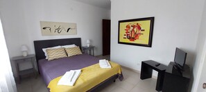 2 bedrooms, in-room safe, iron/ironing board, travel cot