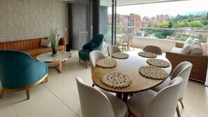 Apartemen, 5 kamar tidur, akses difabel, balkon | Tempat makan