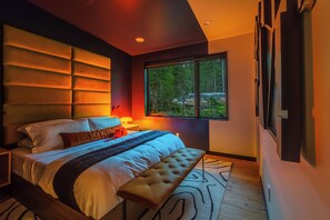 2 bedrooms, travel crib, WiFi, bed sheets