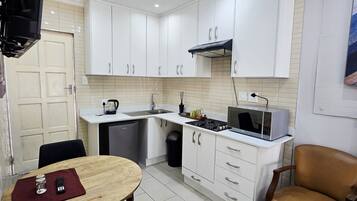 Microwave, oven, stovetop, dishwasher