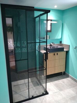 Dusche, Handtücher, Toilettenpapier