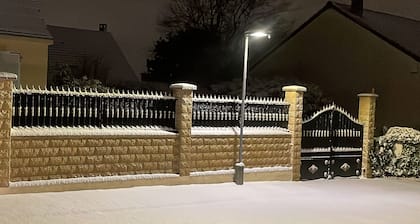 A 25 min de Paris, profitez de cette résidence chic en famille ou entre amis.