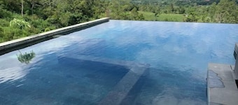 The Balcone Suites & Resort