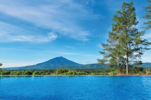 Pool - The Balcone Suites & Resort (Gadut)