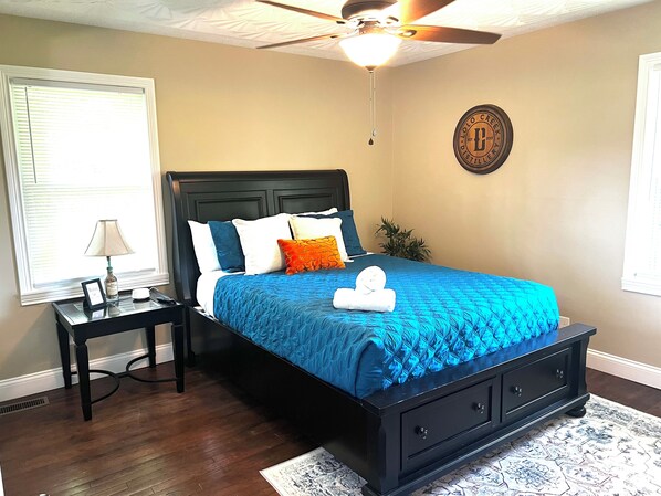 3 bedrooms, iron/ironing board, WiFi, bed sheets