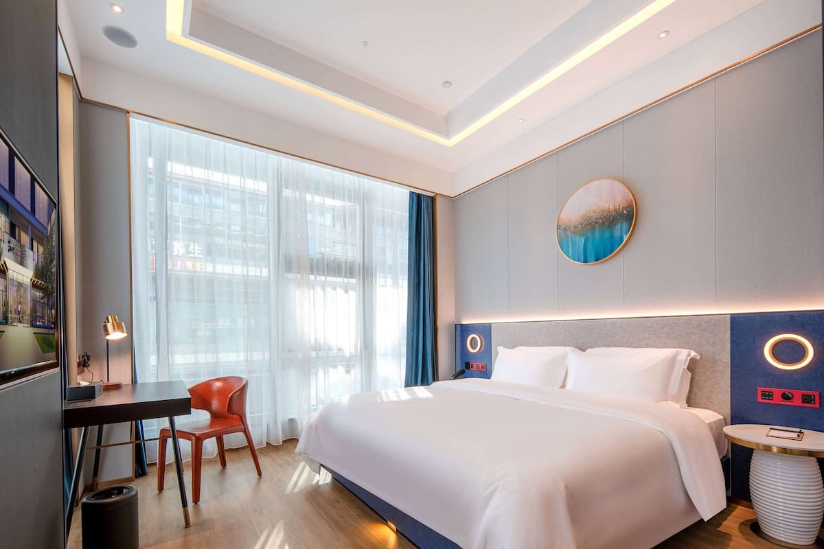 Standard Room, 1 King Bed, Non Smoking